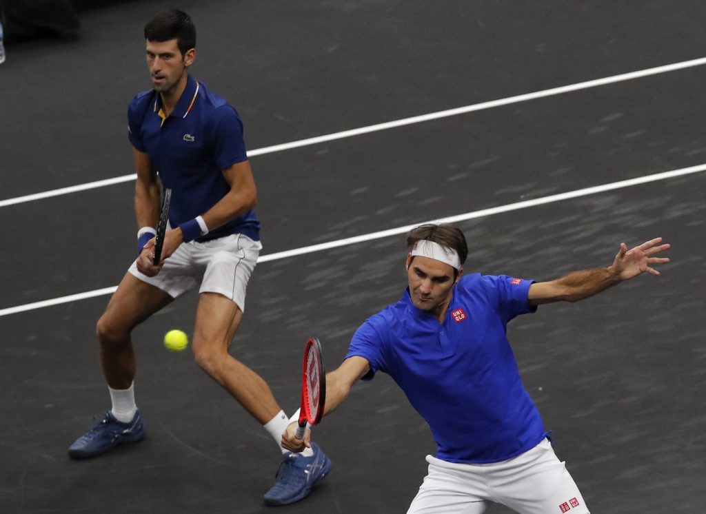 Federer e Djokovic jogam duplas em parceria na Laver Cup (Jim Young - 21.set.18/Associated Press)